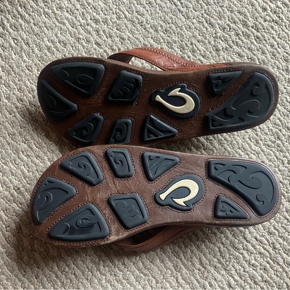 Olukai Brown Flip Flop Leather Sandals size 13 - Picture 2 of 3